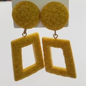 Vintage yellow plastic earrings